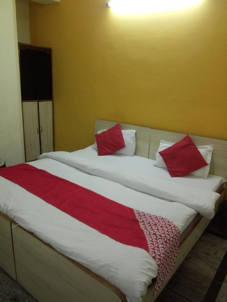 Hotel Kamal Lucknow Buitenkant foto