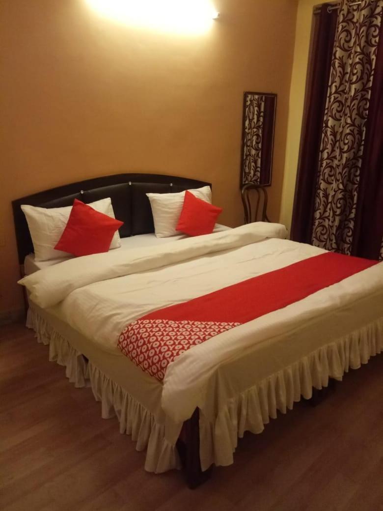 Hotel Kamal Lucknow Buitenkant foto