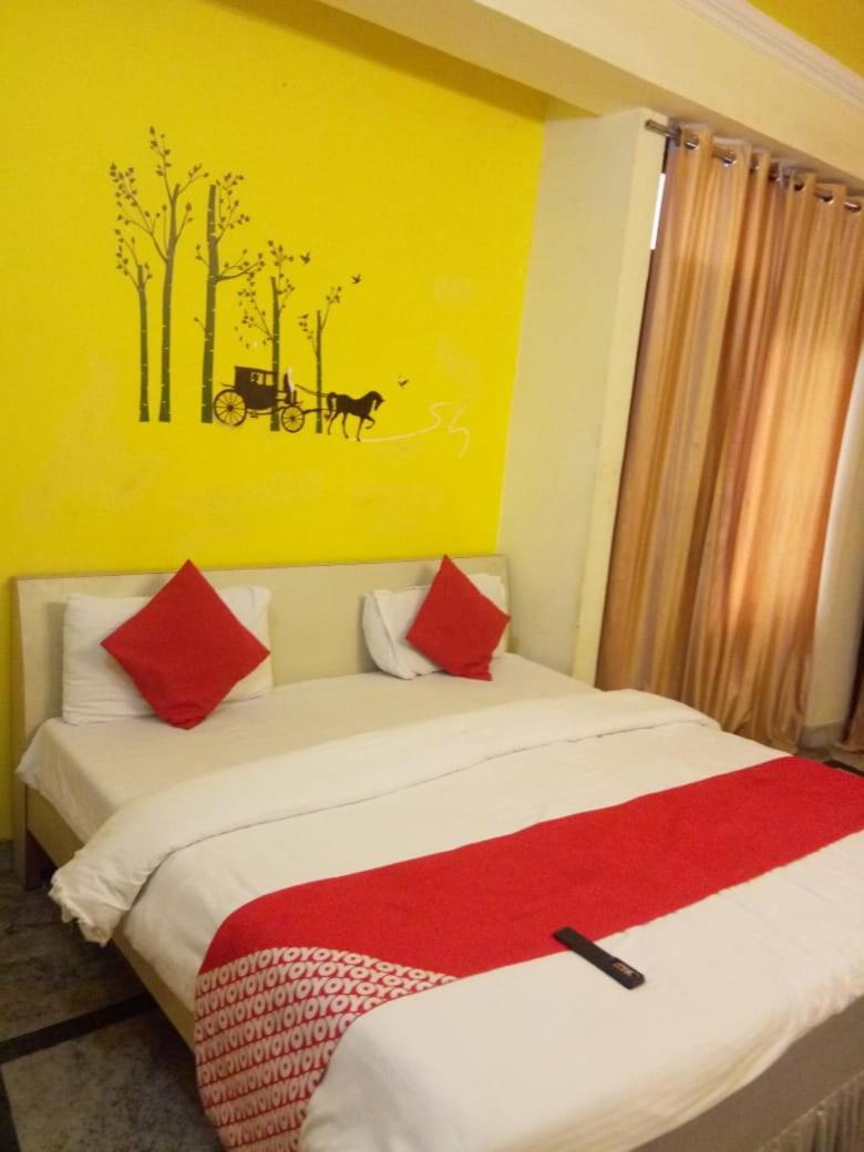 Hotel Kamal Lucknow Buitenkant foto