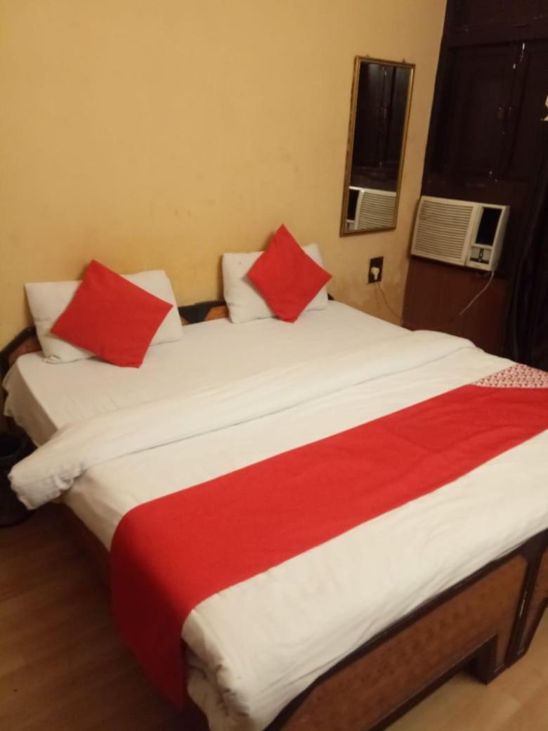 Hotel Kamal Lucknow Buitenkant foto