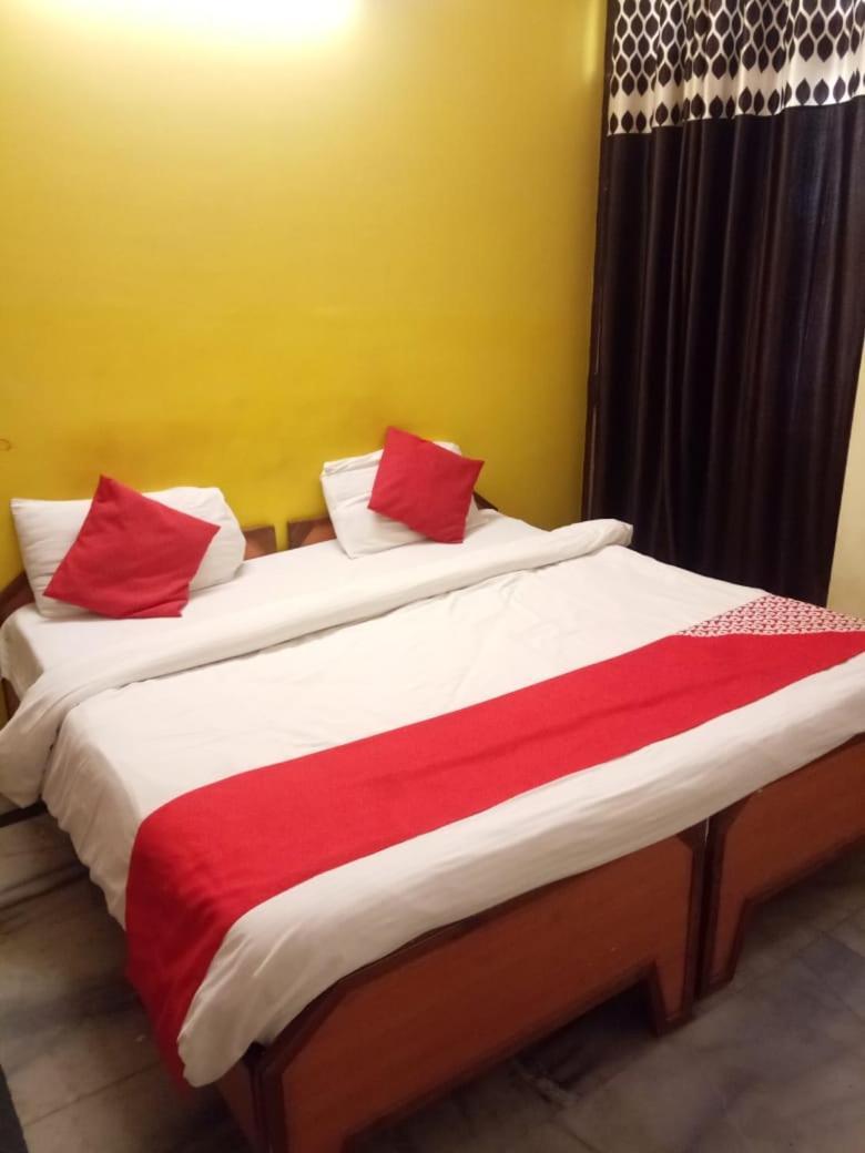 Hotel Kamal Lucknow Buitenkant foto